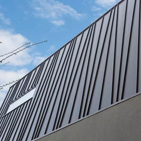 Angled standing seam | Graphite Black