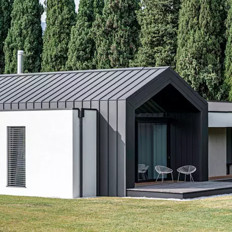 Angled standing seam | Graphite Black