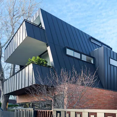 Angled standing seam | Graphite Black