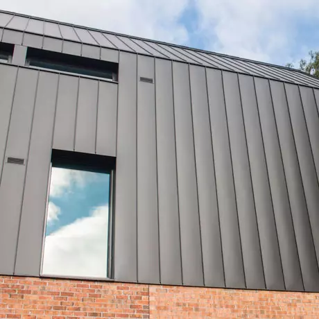 Angled standing seam | Graphite Black